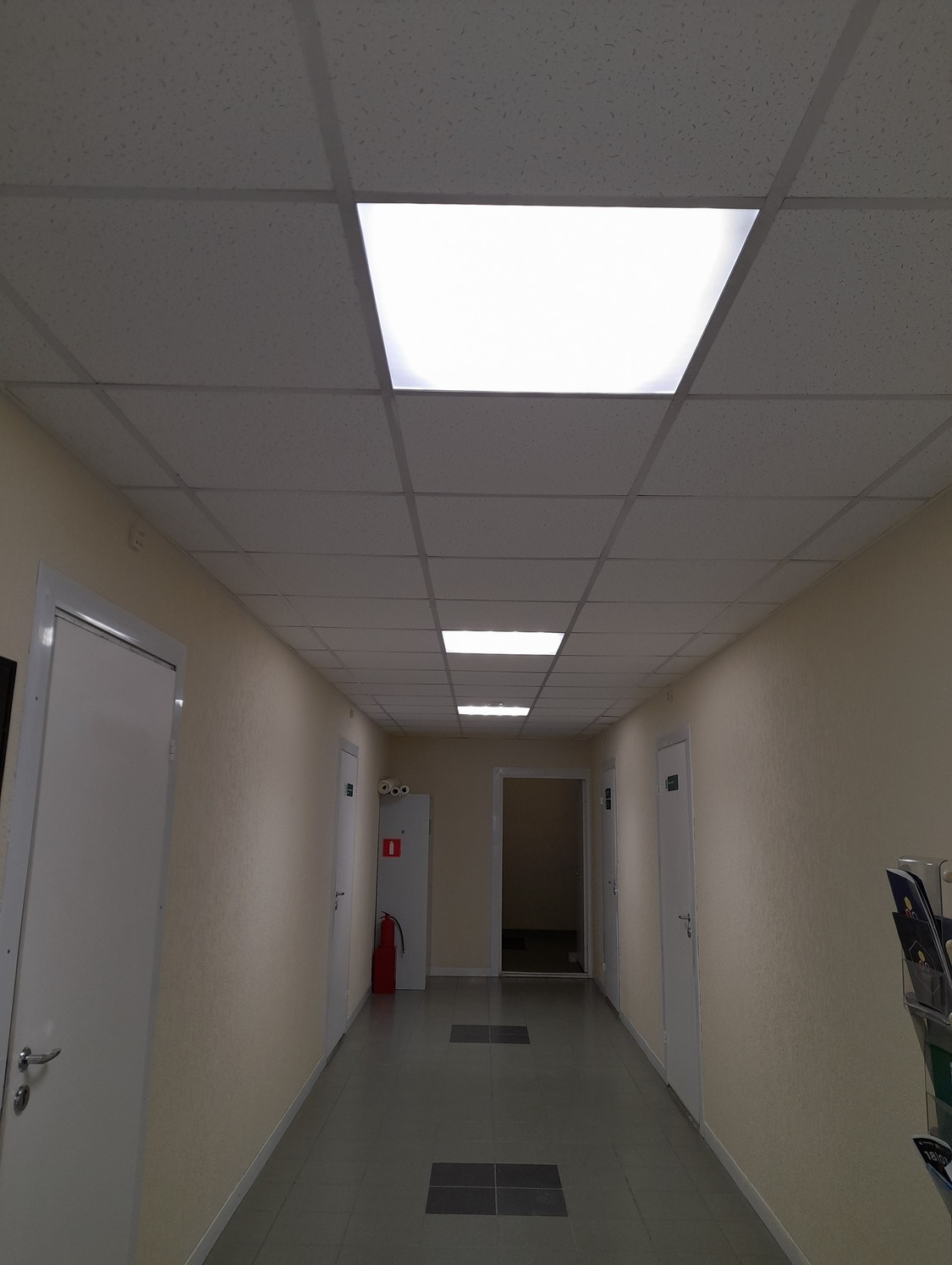 Офисный светильник ПСС-600-40-ПРЕМИУМ 5000К в потолке армстронг
